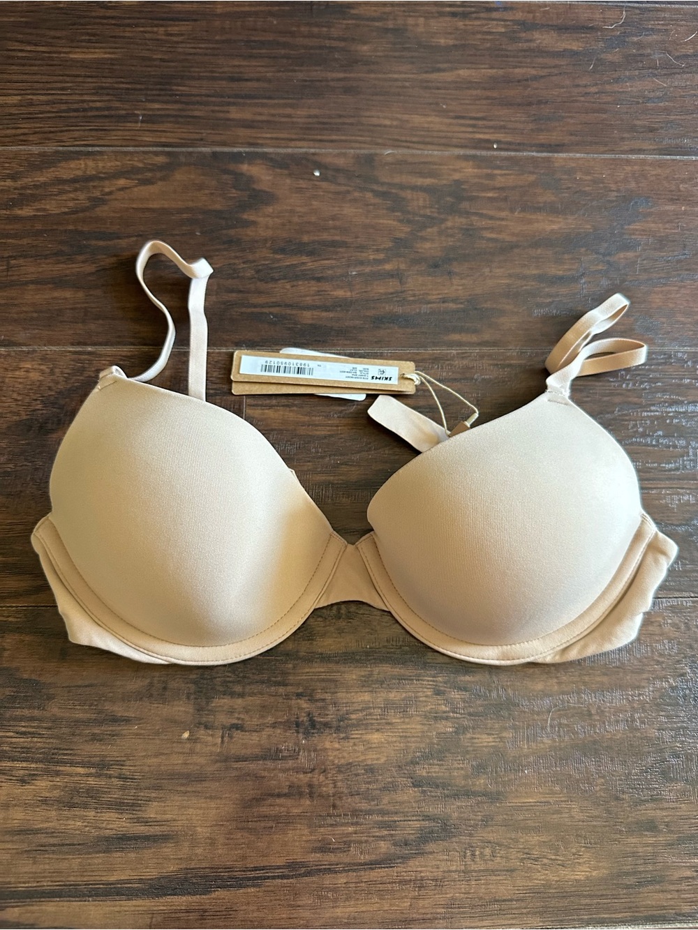 SKIMS NWT Fits everybody T-shirt bra 32B clay